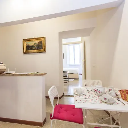Pantheon One Bedroom Suites Apartman *